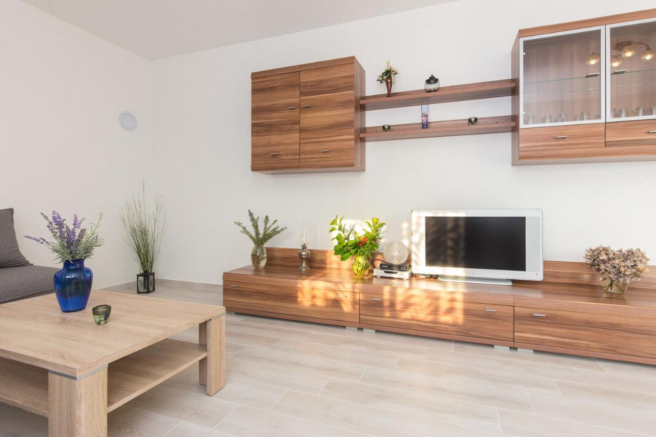 Apartment Dajana Pinezići Zewnętrze zdjęcie
