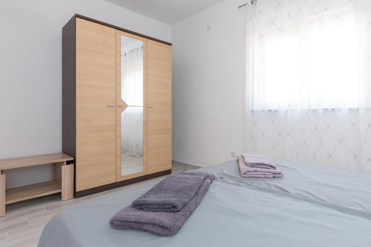 Apartment Dajana Pinezići Zewnętrze zdjęcie