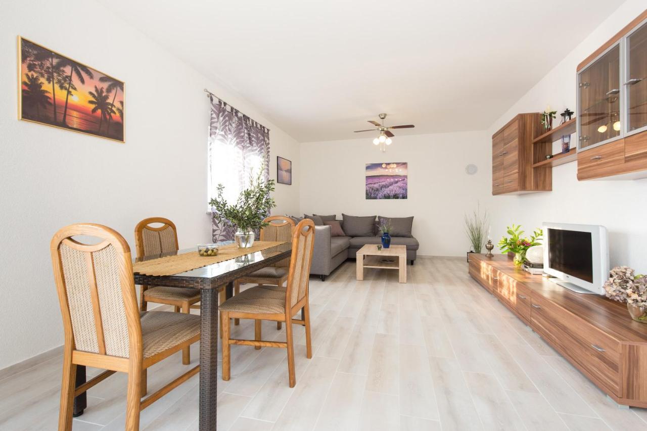 Apartment Dajana Pinezići Zewnętrze zdjęcie
